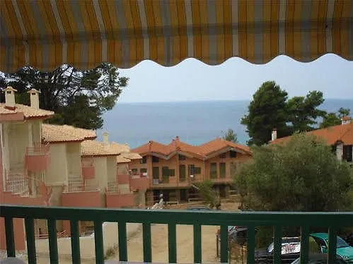 Loutra Village Beach Hotel 0*, Loutra (Kassandra)